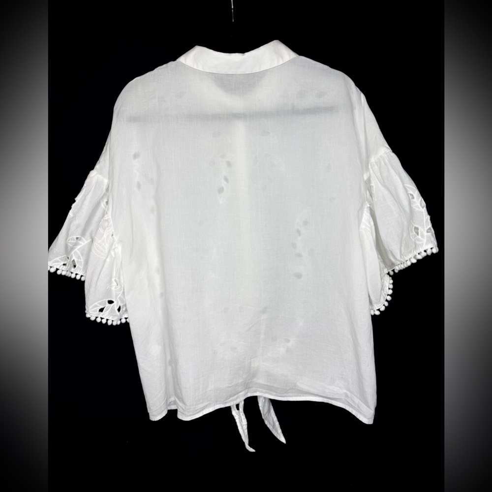 Marc New York Collard White Leaf Embroidered Blouse w/ Bell Sleeves. - Picture 5 of 9